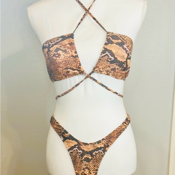 NWT Cheeky Brazilian Cut Snakeskin Wrap Bikini Set Size S - Picture 1 of 4